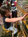 A gyerkck is kiprblhattk a szvst a szvllvnyon - Elfeledett mestersgek fesztivlja, 2014. prilis